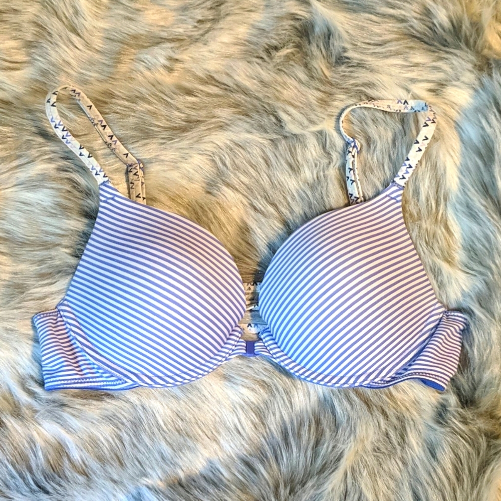 Victoria's Secret Front-close/Strappy Back Bra